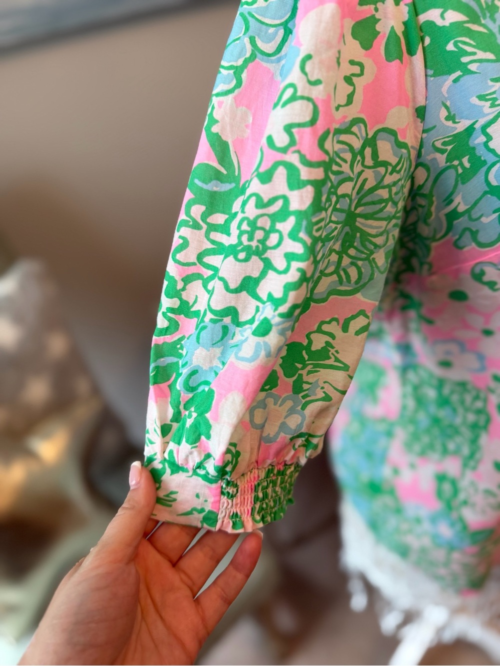 Lilly Pulitzer Floral Pink & Green V-Neck Women's Top - Picture 3 of 9